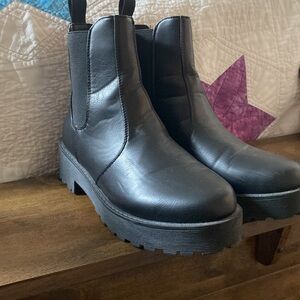 Chelsea Boots